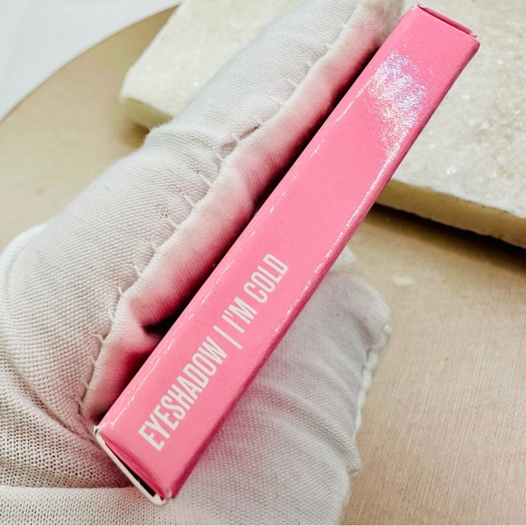 NEW! Jeffree Star Cosmetics Artistry Singles I’m Cold Eyeshadow - Picture 8 of 14